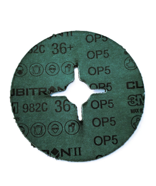 II 982C Fiberscheibe d 125 x 22 mm Korn 36+ (25 Stück) – im praktischen Einsatz